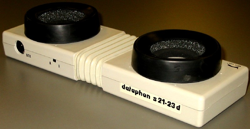 File:Akustikkoppler dataphon SeiteB.jpg