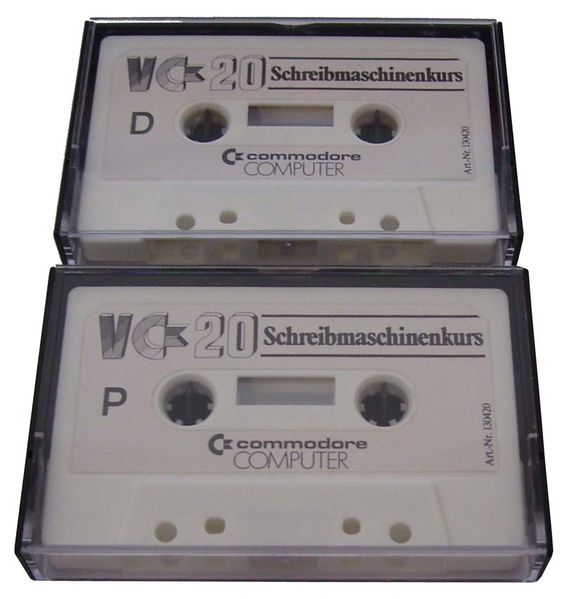 File:VC20 Schreibmaschinenkurs Tapes.jpg